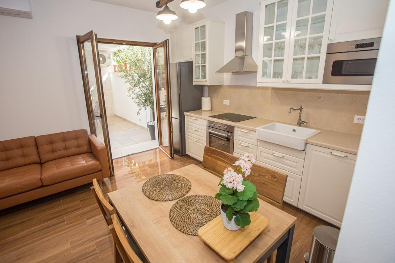 Holiday Home Camellia Пореч Экстерьер фото