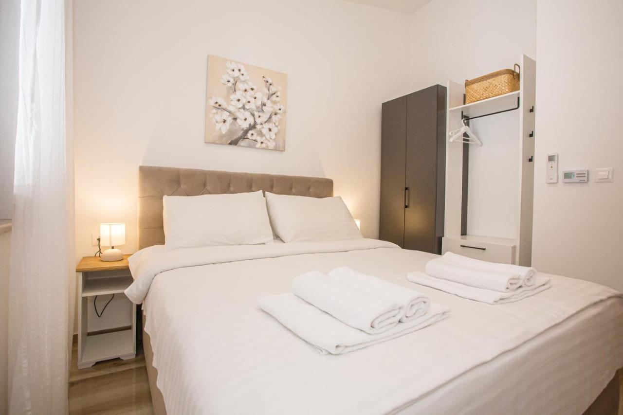Holiday Home Camellia Пореч Экстерьер фото