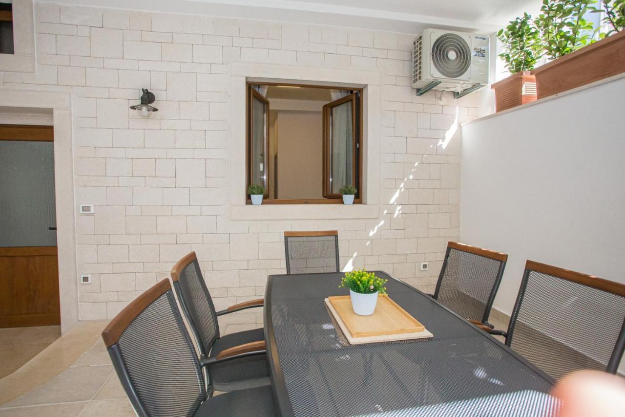 Holiday Home Camellia Пореч Экстерьер фото