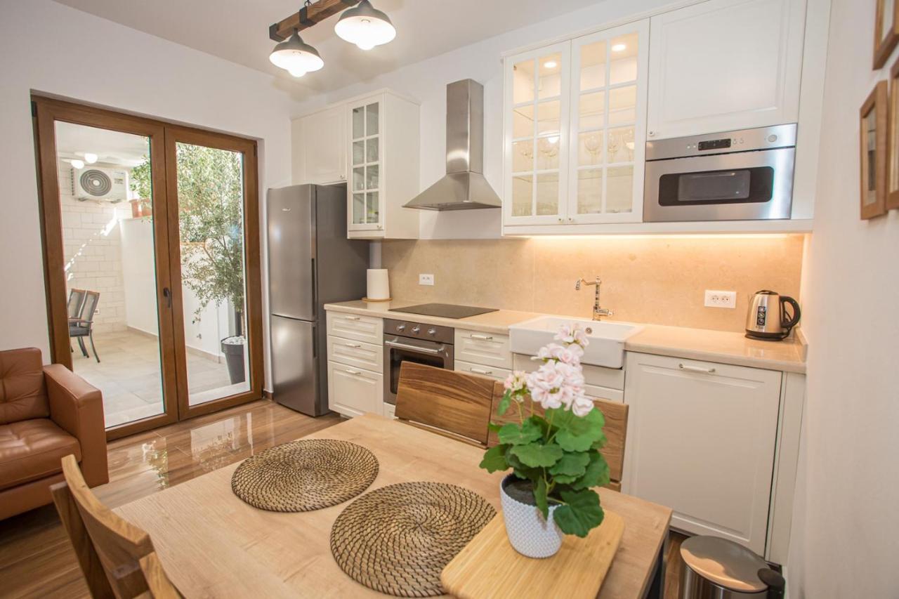 Holiday Home Camellia Пореч Экстерьер фото