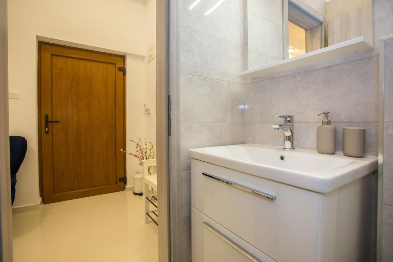 Holiday Home Camellia Пореч Экстерьер фото