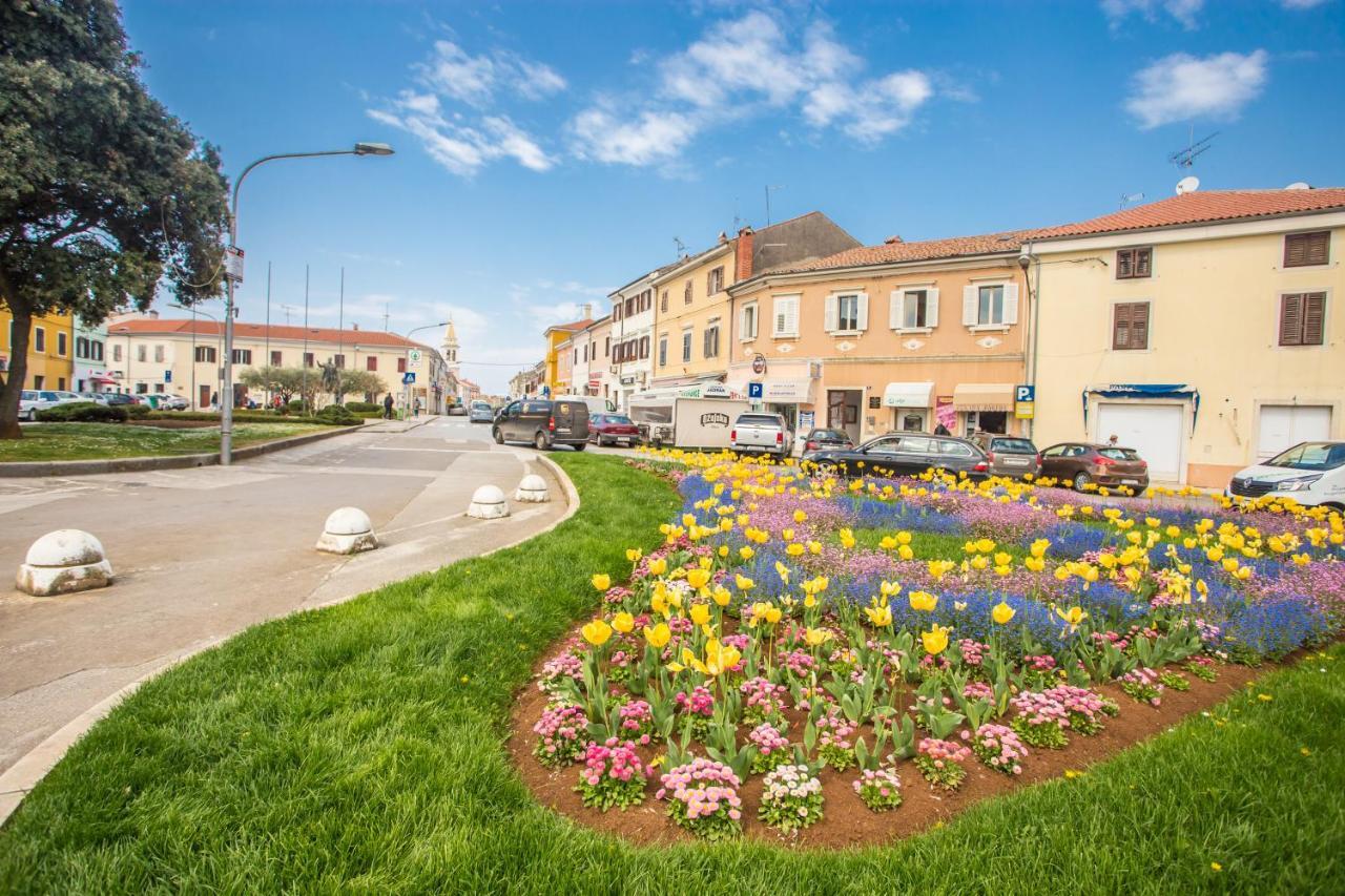 Holiday Home Camellia Пореч Экстерьер фото
